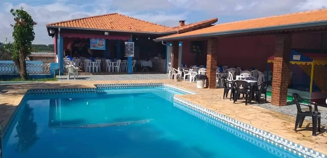 Chacara com salão de festas — foto 1